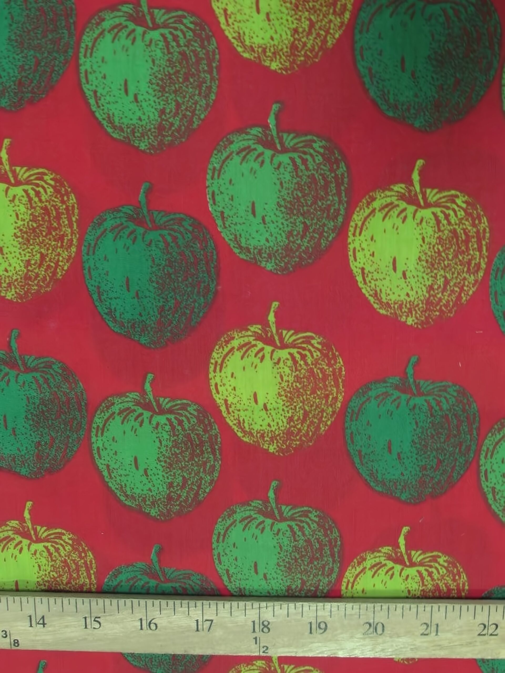 TC-APPLES-RED